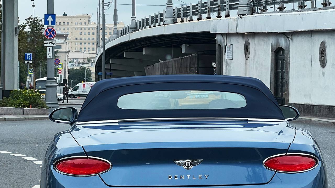 Россияне стали покупать больше Bentley