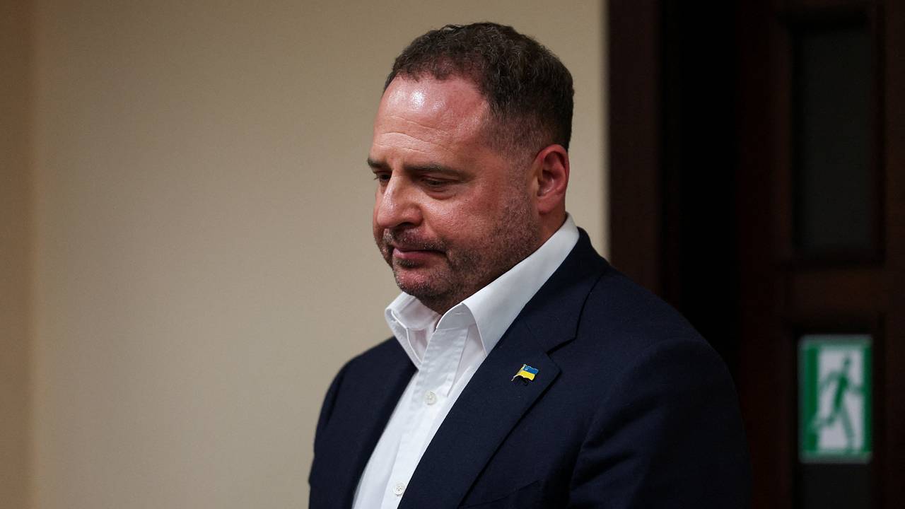 Экс-сотрудник СБУ назвал причастных к расследованию против Ермака