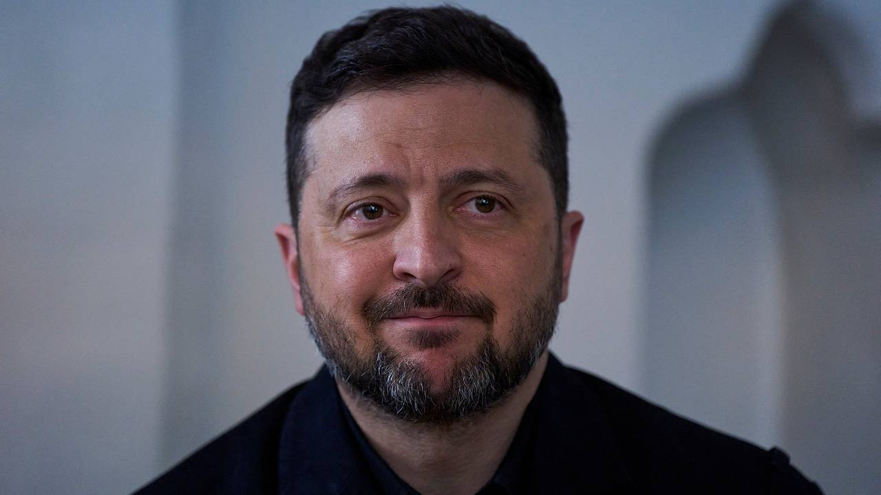 Зеленский подарил Шацу велосипед