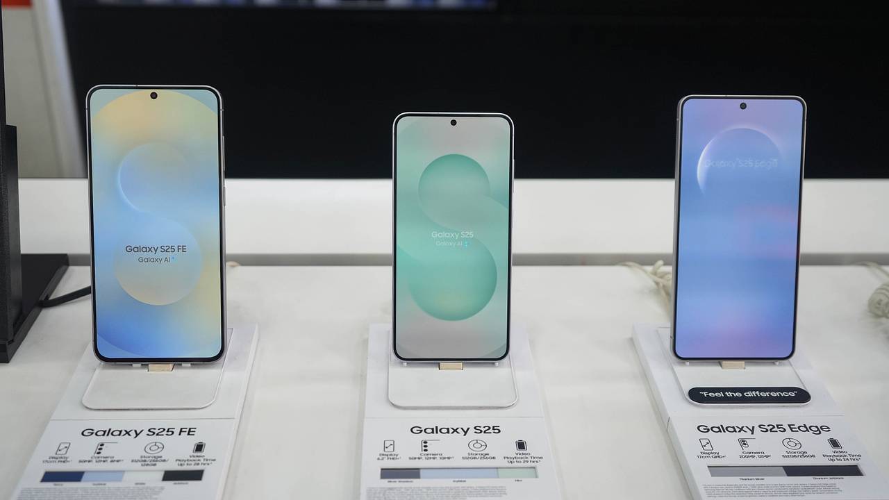 Названы лучшие дешевые смартфоны Samsung