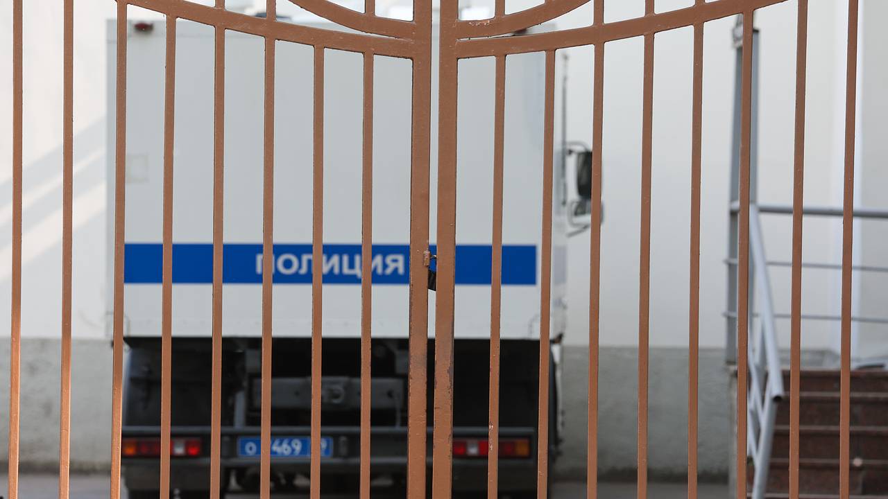 Поцелуй в плечо стал катализатором побоища мигрантов на российской птицефабрике