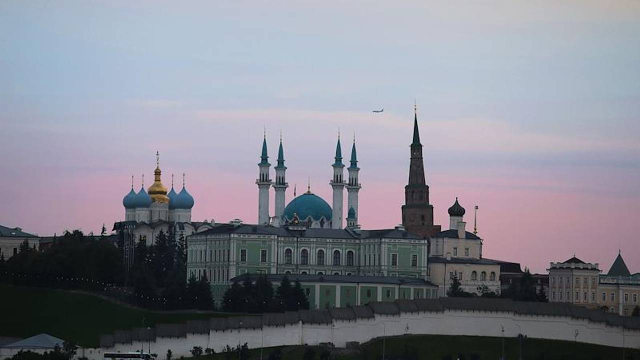 Рельефы с «обитателями Казани» спрятали во дворах центра города