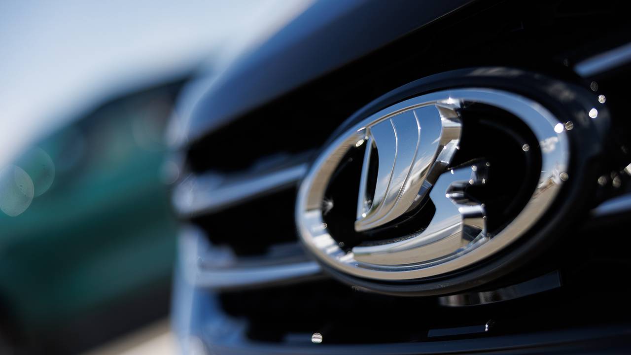 Глава «АвтоВАЗа» пересел с Mercedes на Lada Aura