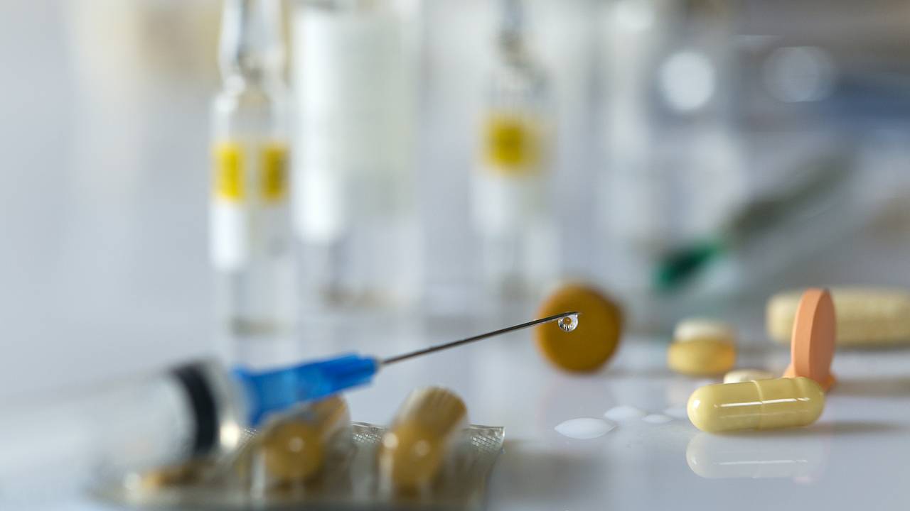 Первые пять российских пациентов получили вакцину от рака