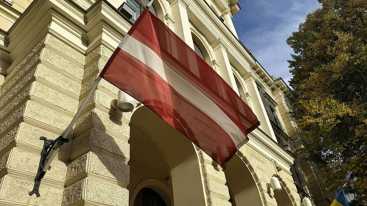 Отставку правительства Латвии назвали прецедентом для всей Европы Отставку правительства Латвии назвали прецедентом для всей Европы