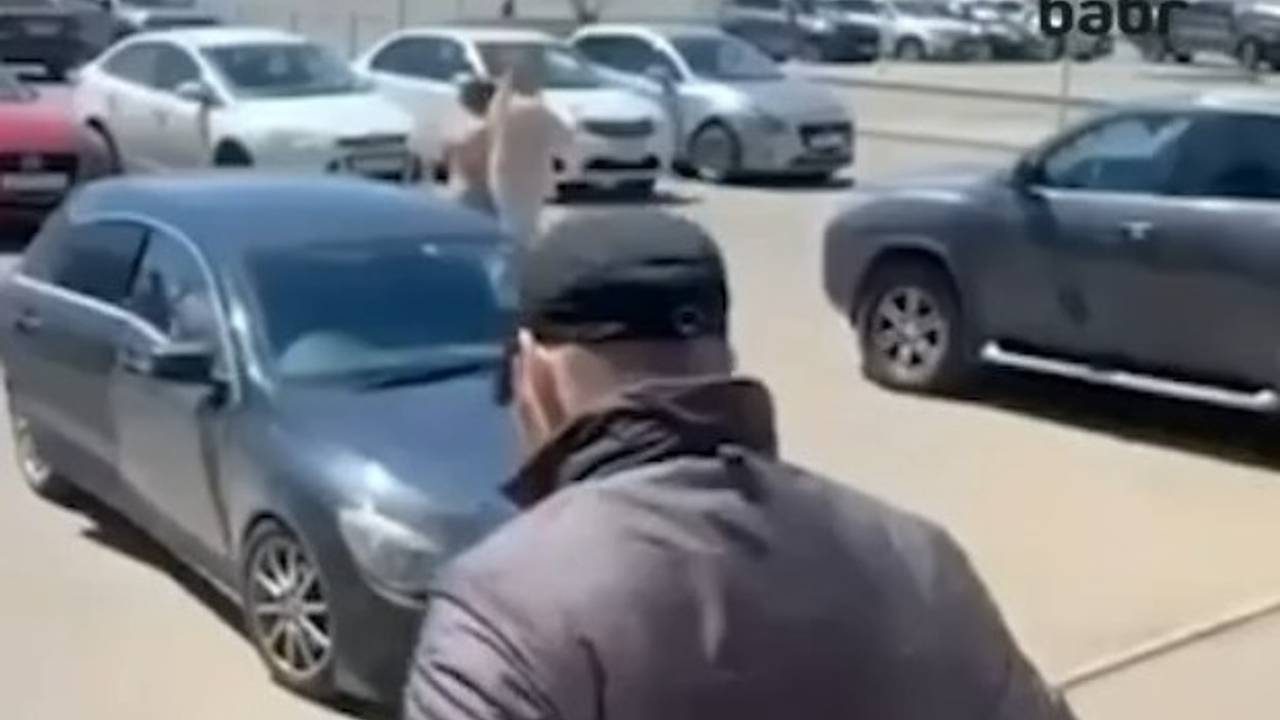 Россиянин приставал к девочкам возле школы и угрожал им расправой