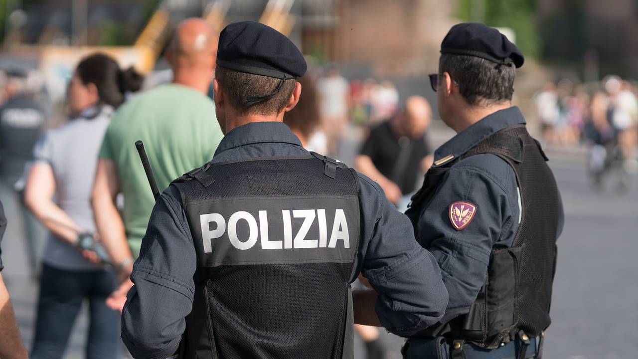 Автомобиль протаранил толпу людей в Италии
