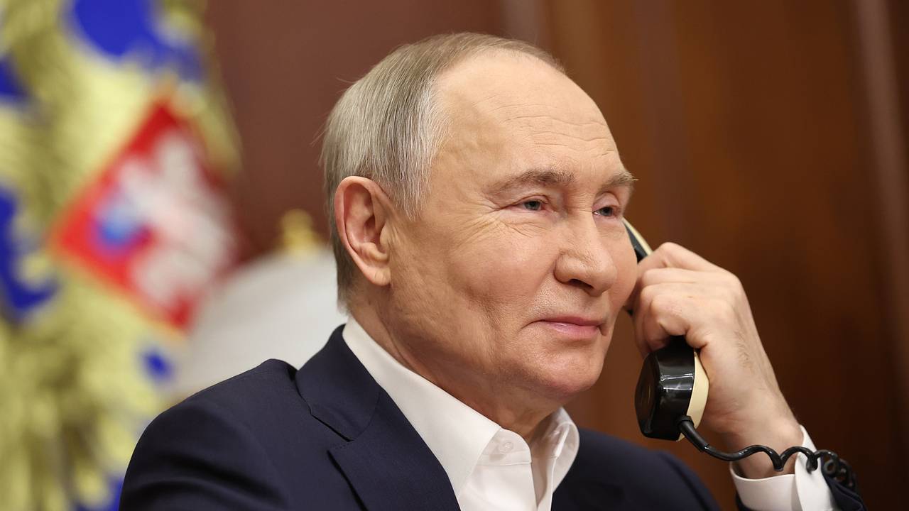 Путин и Токаев обсудили актуальные вопросы по телефону