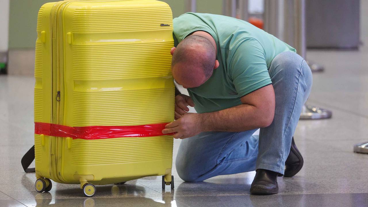 После отдыха в Турции сотни туристов застряли в российском аэропорту