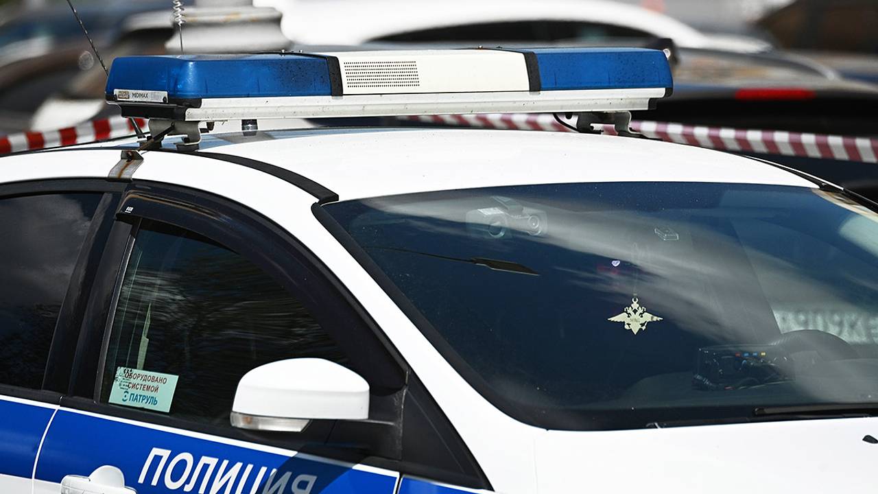 Россиянина в одном белье нашли без признаков жизни возле дома