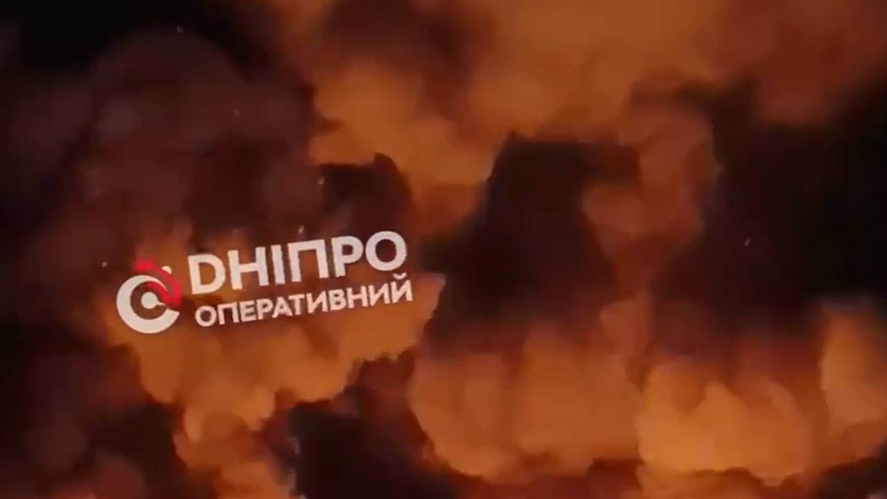 Появились кадры последствий мощного удара баллистическими ракетами по Днепропетровску