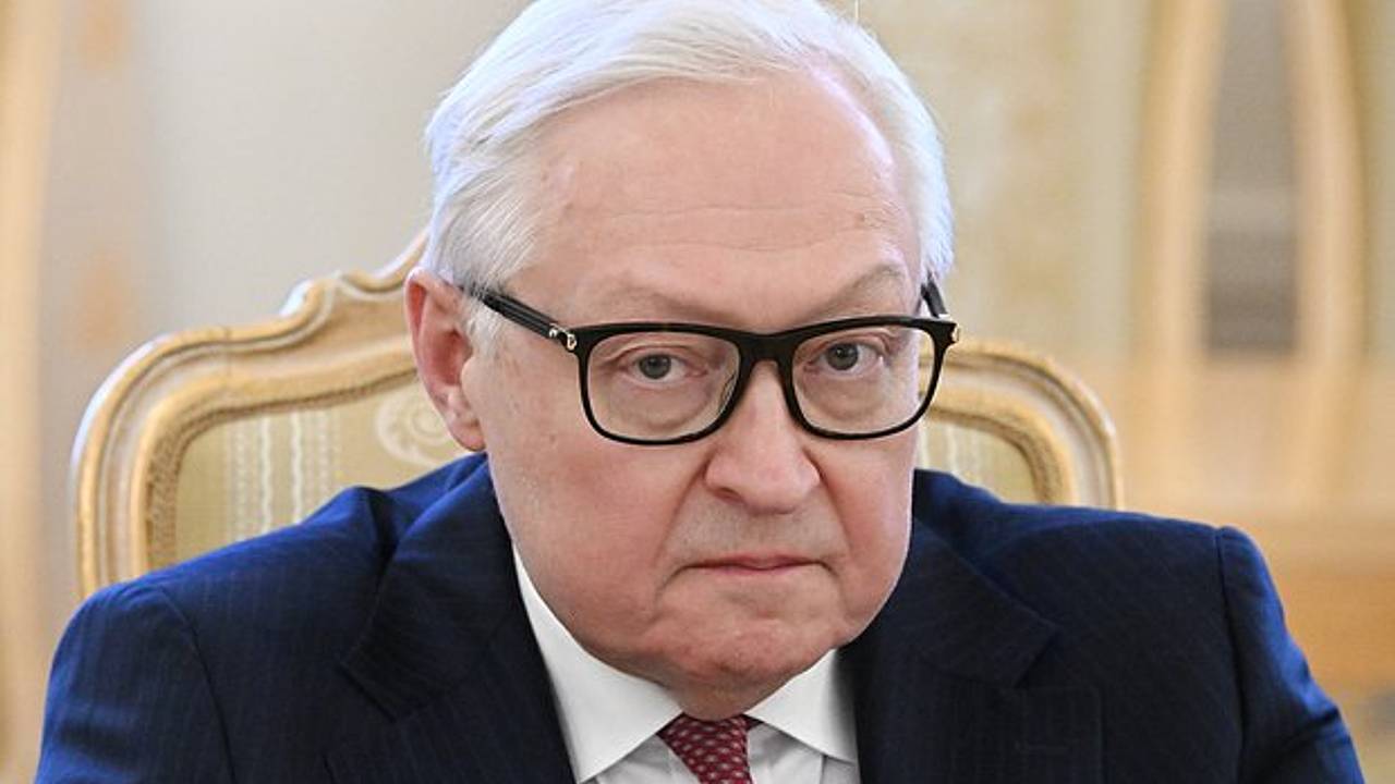 Рябков уличил США в противоречивых сигналах миру Рябков уличил США в противоречивых сигналах миру