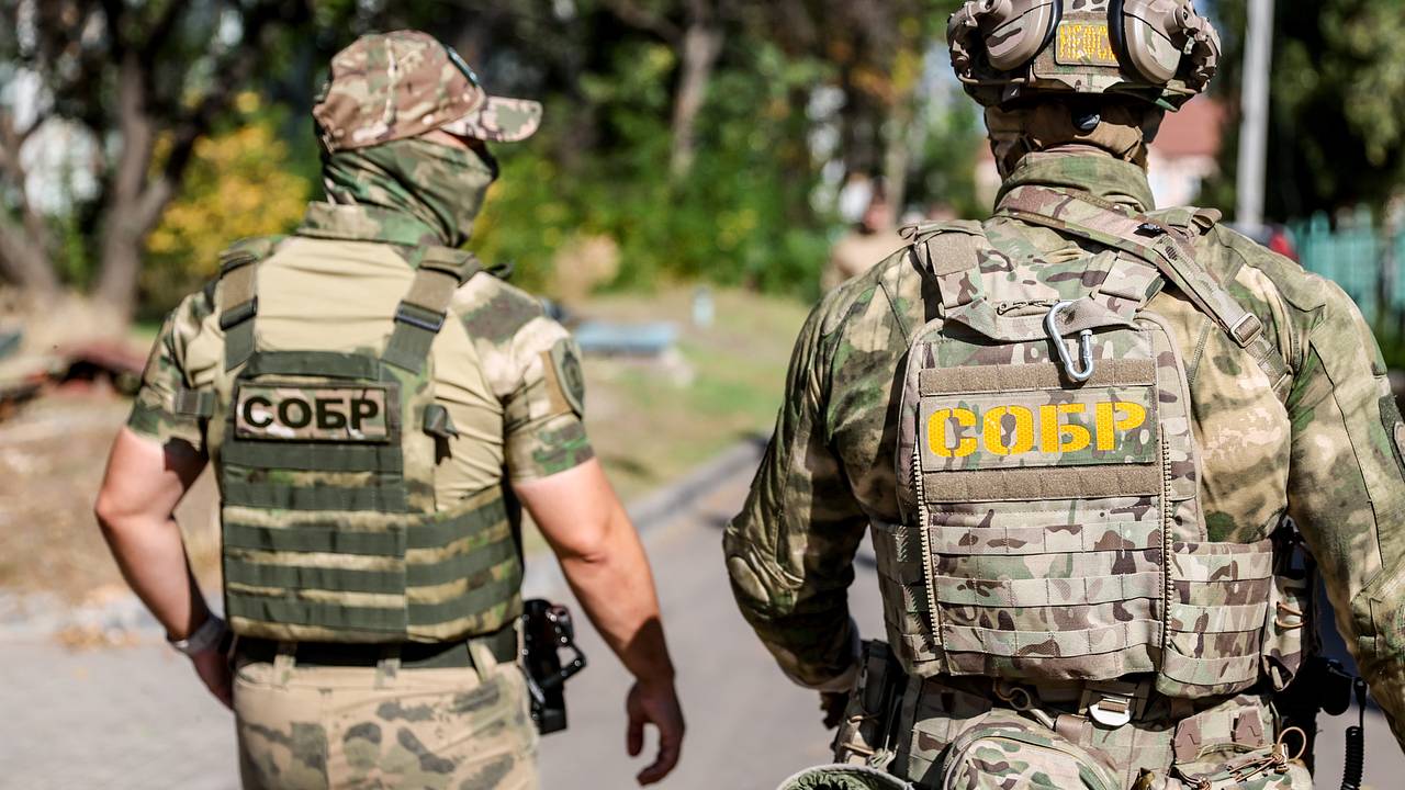 СОБР нагрянул к участвовавшим в драке с россиянками с метлами и палками цыганкам
