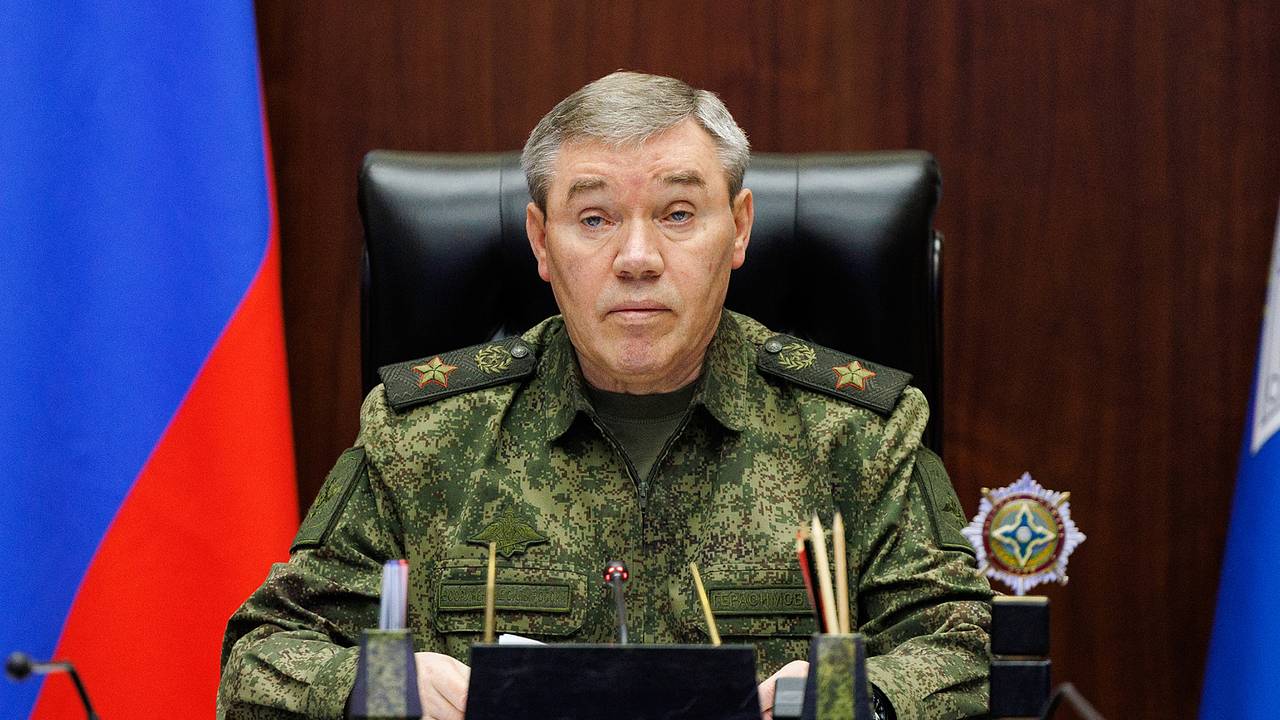 Герасимов доложил Путину о готовности ко второму этапу ядерных учений