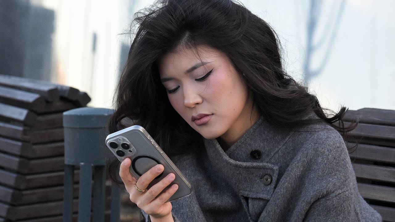 Перечислены убивающие батарею смартфона привычки