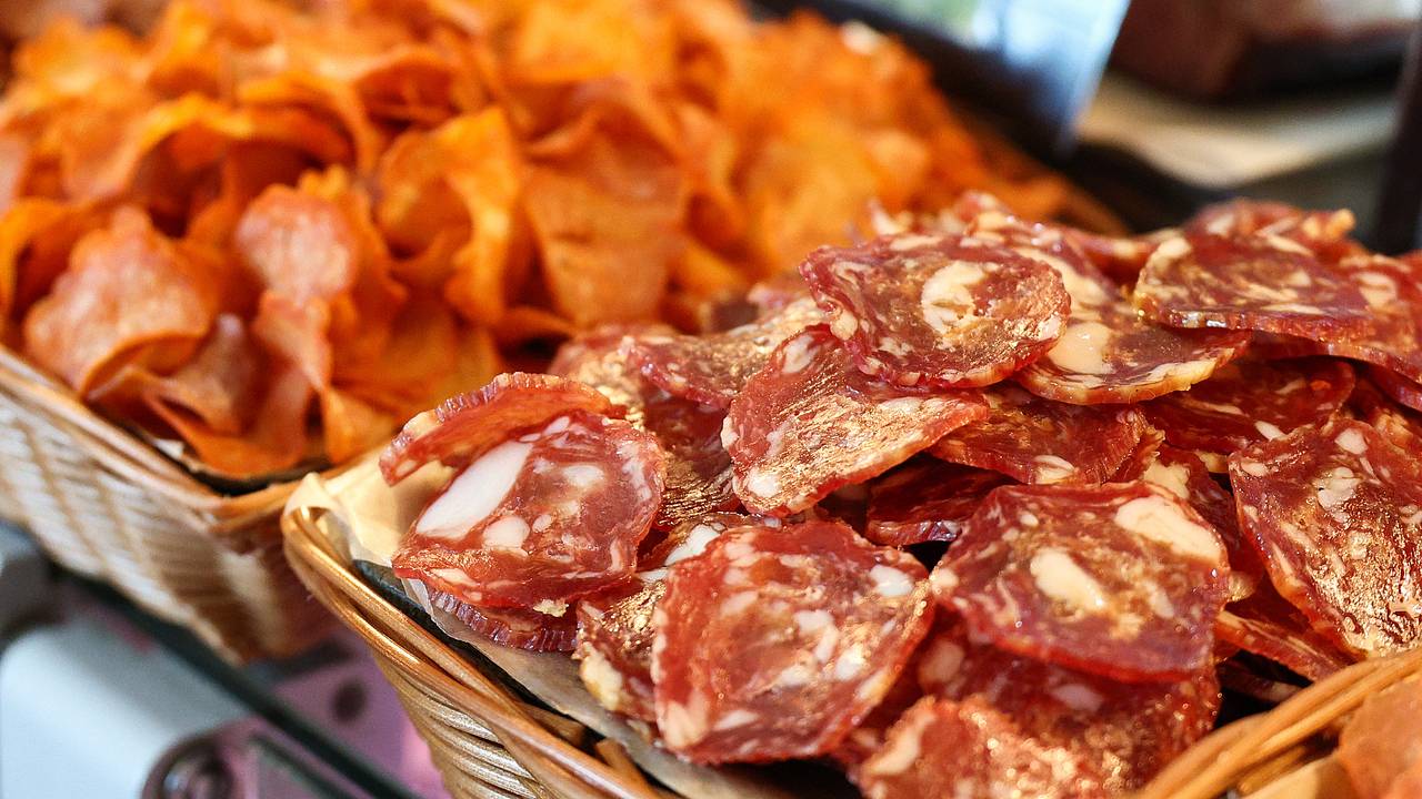 Названа опасность мясных нарезок