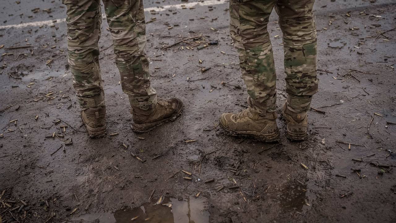 Бойцы ВСУ попытались сдаться в плен и были убиты своей артиллерией