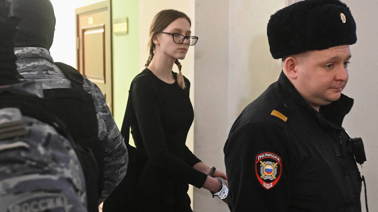 Российской студентке потребовали наказание за попытку стать медиком в запрещенном РДК