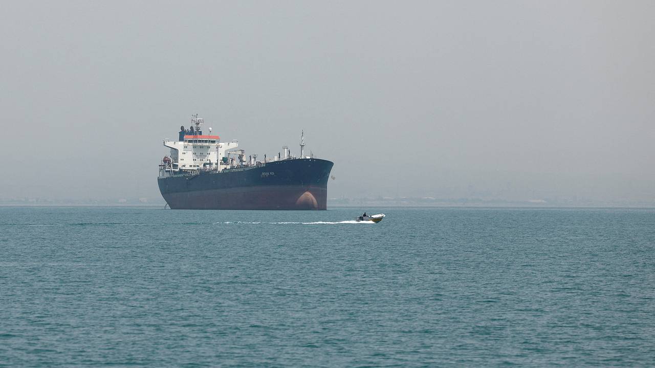 Первый танкер с газом для Индии покинул Ормузский пролив