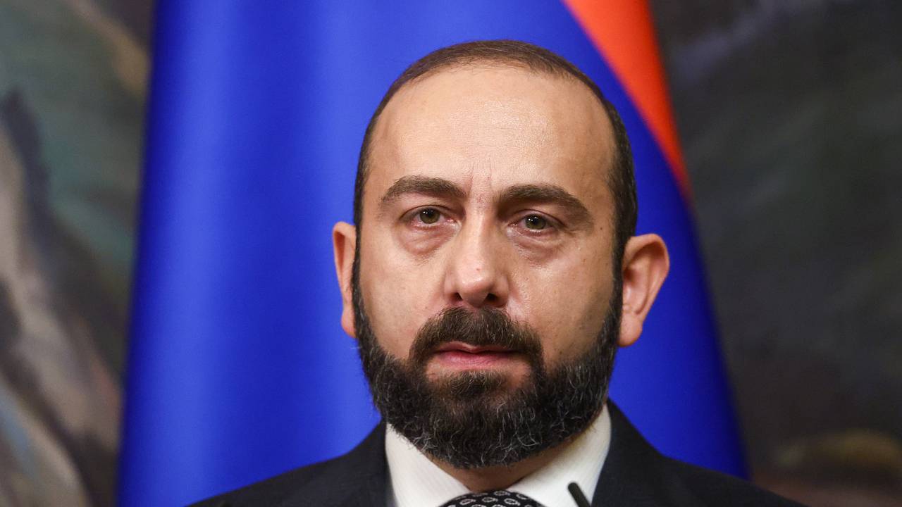 В Армении объяснили ограничения поставок товаров в Россию В Армении объяснили ограничения поставок товаров в Россию