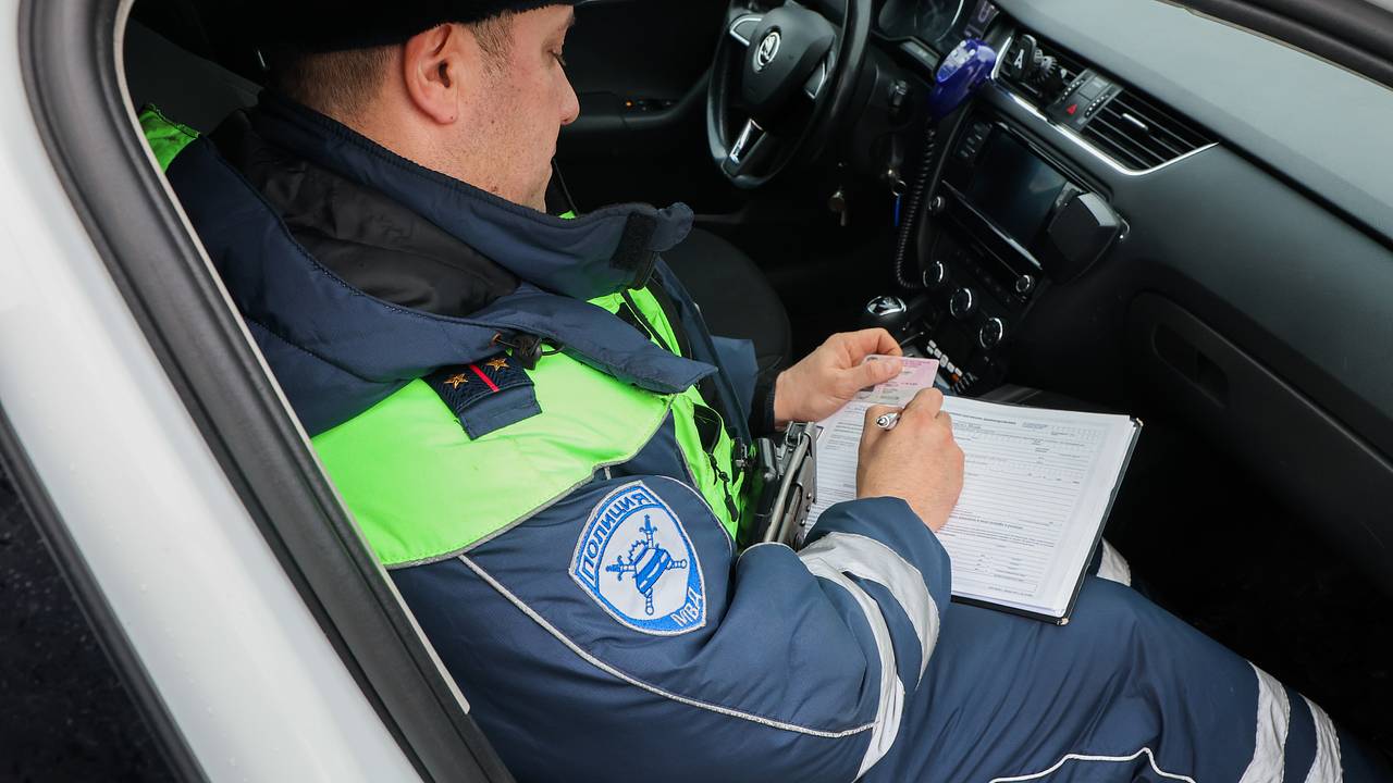 Получивший права два дня назад водитель сбил студентов в Москве