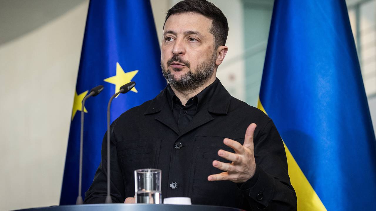 Зеленский просит Трампа срочно помочь с ракетами для ПВО. Президент Украины предупредил о небывалой угрозе Зеленский просит Трампа срочно помочь с ракетами для ПВО. Президент Украины предупредил о небывалой угрозе