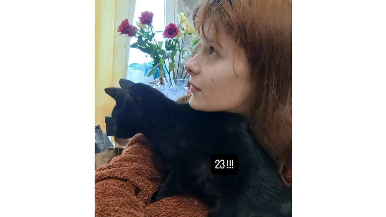 Сыгравшая лысую проститутку в «Брате-2» актриса показала фото дочери в честь ее 23-летия