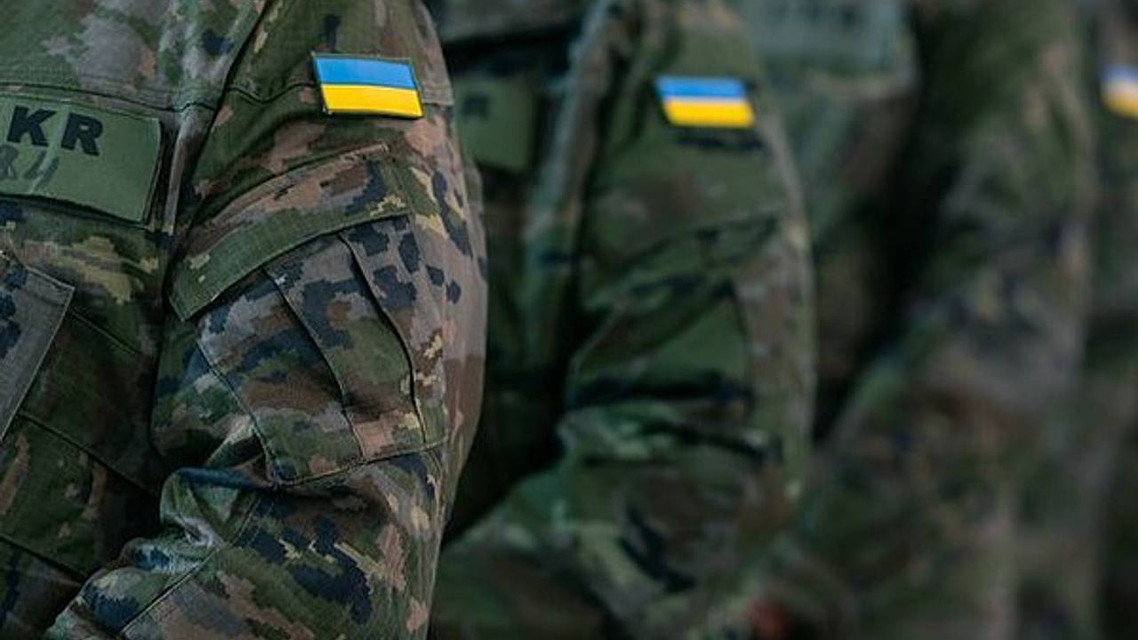 В Швейцарии предупредили о расширении конфликта на Украине В Швейцарии предупредили о расширении конфликта на Украине