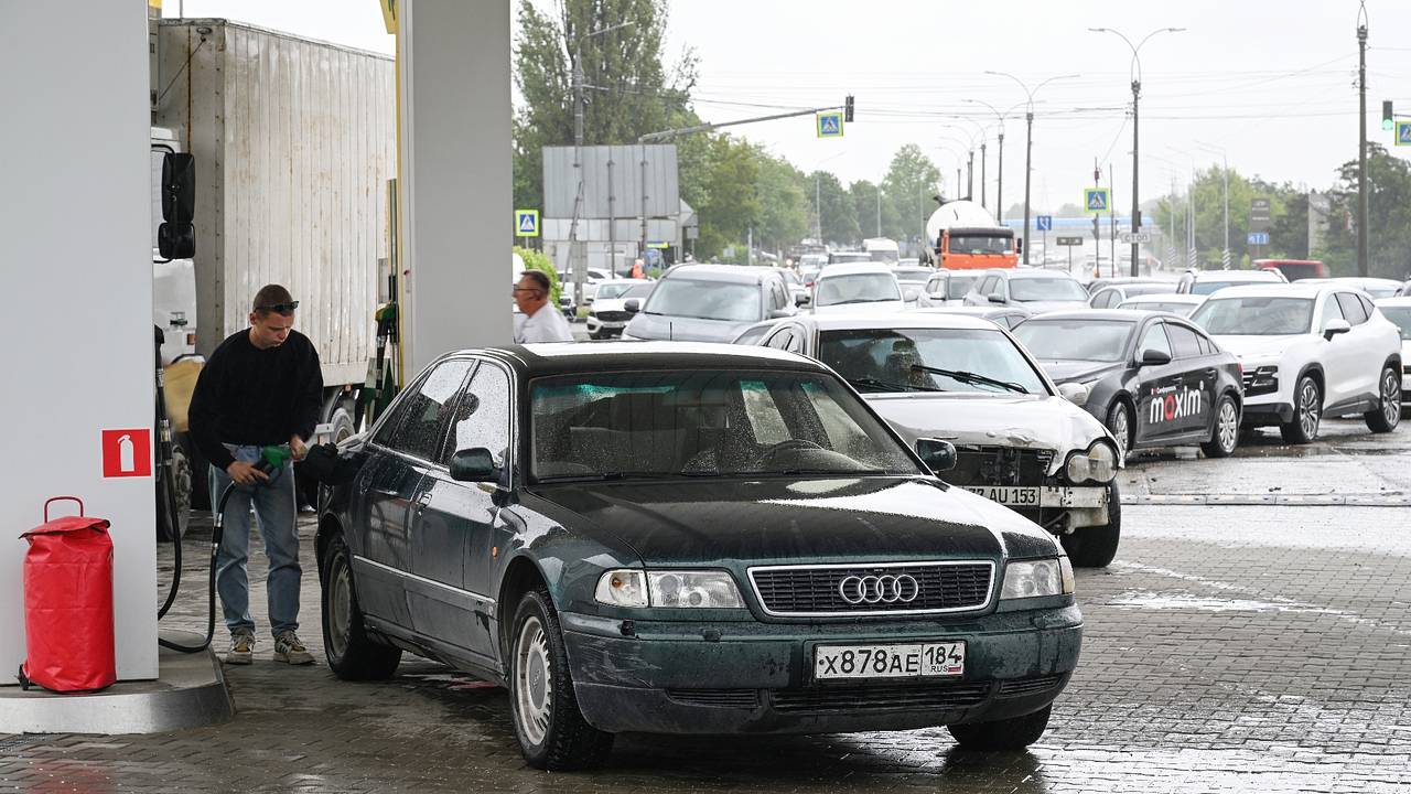 В Крыму ввели продажу 95-го бензина по талонам. Когда стоит ожидать нормализации ситуации? В Крыму ввели продажу 95-го бензина по талонам. Когда стоит ожидать нормализации ситуации?