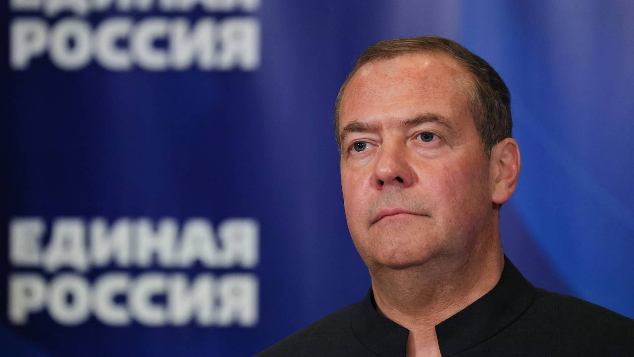 Медведев раскрыл число участвовавших в предварительном голосовании ЕР россиян