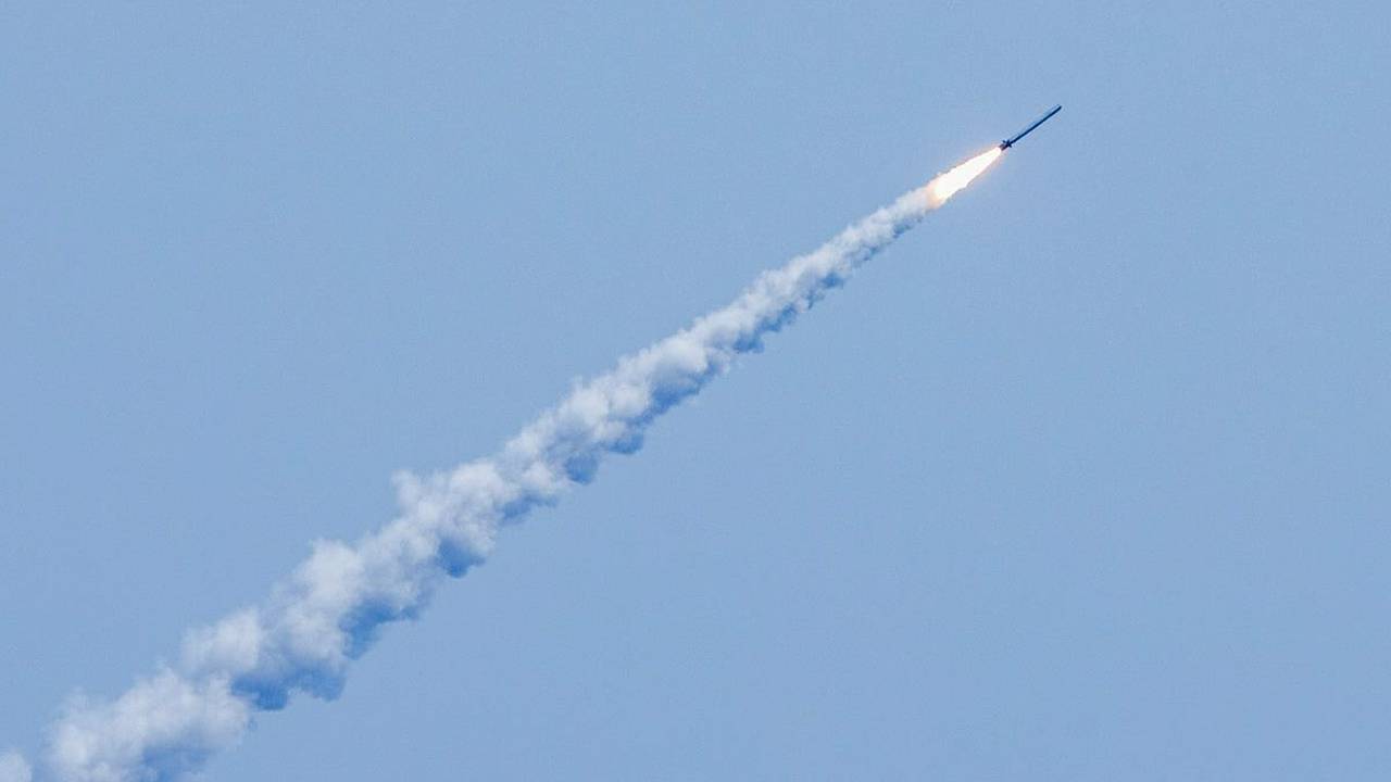 Стало известно о начале массированной атаки на Украину