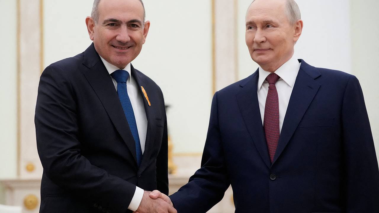 Путин поздравил Пашиняна и сделал заявление об отношениях с Арменией
