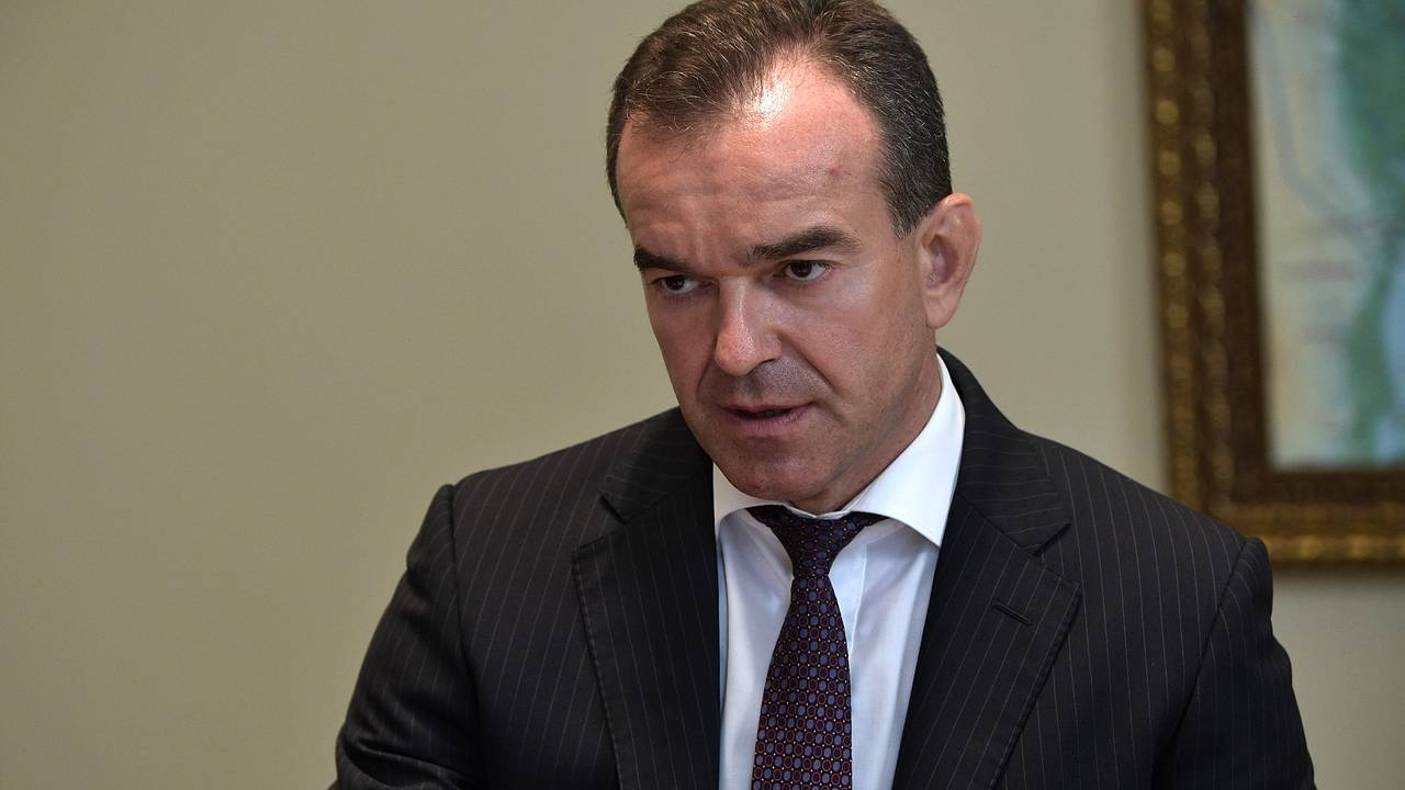 Российский губернатор запретил подчиненным покидать регион
