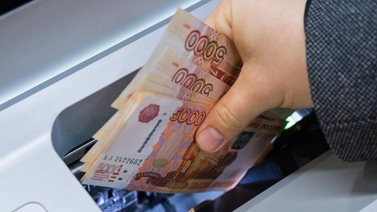 Уровень долговой нагрузки россиян упал