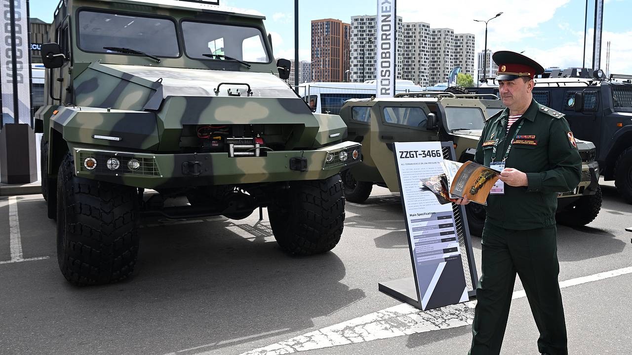 На ПМЭФ представили бронированный «Штурм»