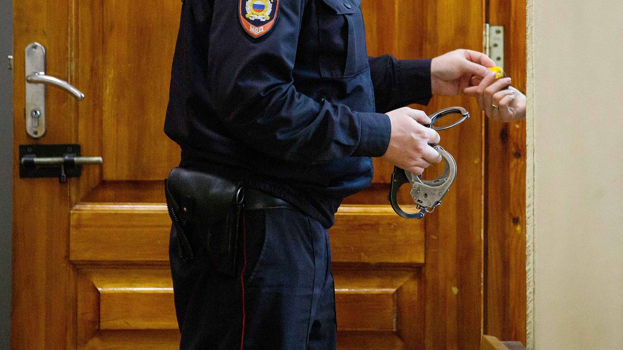 В российском регионе глава полиции потерял должность и свободу