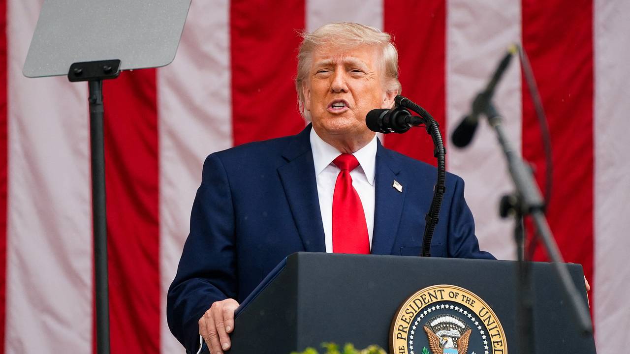 Американский юрист ответил на вопрос о возможности Трампа избраться на третий срок