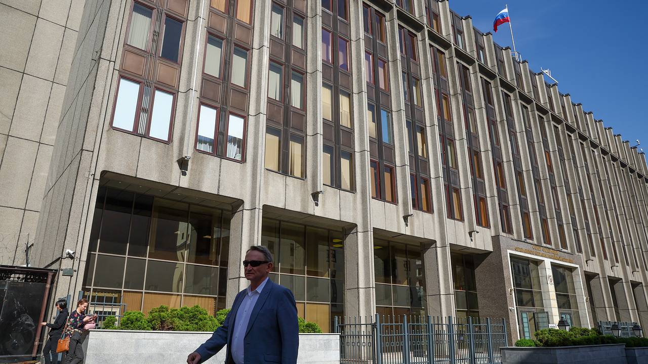 В Совфеде предложили создать клуб миллионеров ради решения одной проблемы в России
