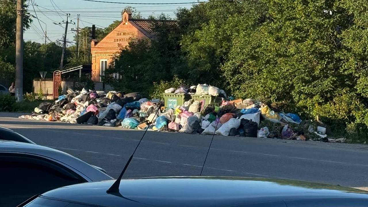 Жители города в Кабардино-Балкарии утонули в мусоре