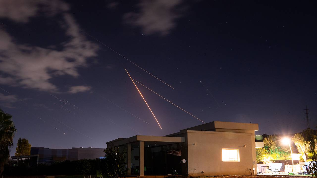 Иран нанес ответный удар по базам США