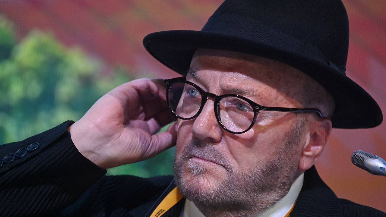 Британский политик посетил ПМЭФ и высказался о получении гражданства России