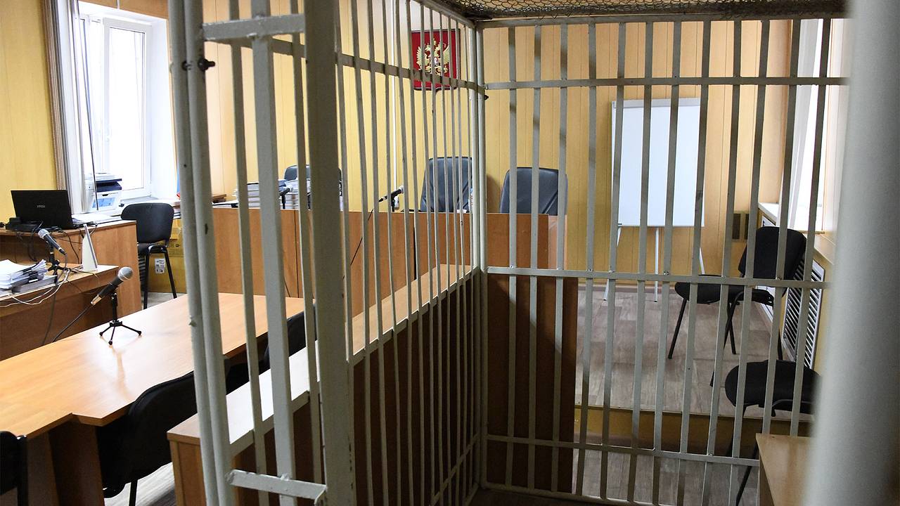 Россиянин пошутил и сбил полицейского