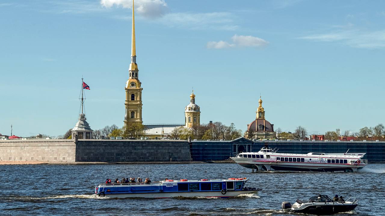 Жителей Петербурга предупредили об опасном воздухе