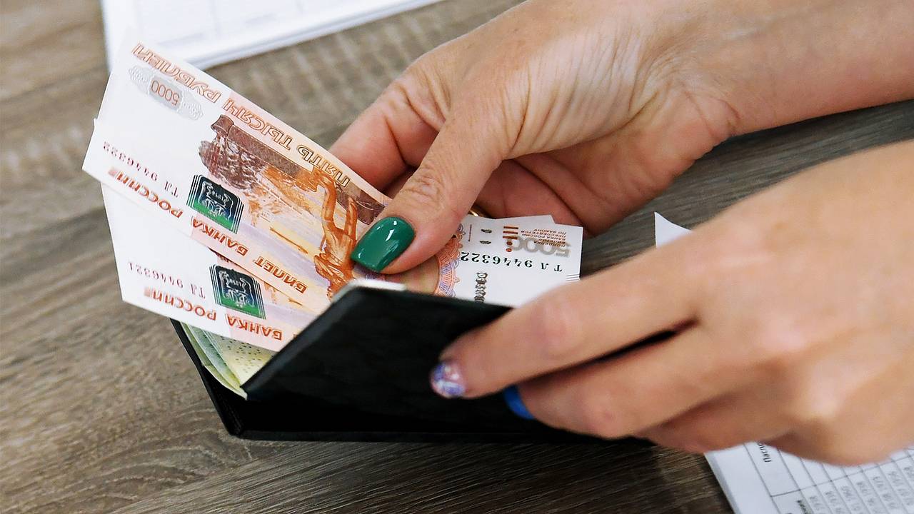 Россияне назвали самые раздражающие финансовые привычки партнеров