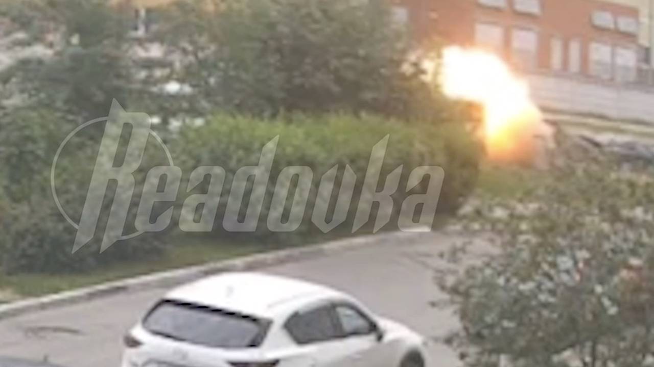 Под Москвой взорвался автомобиль с водителем внутри