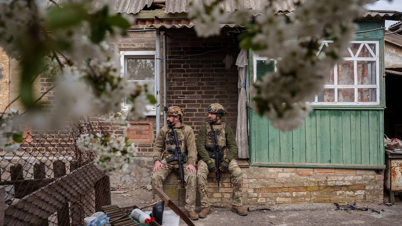 Зеленский заявил Абрамовичу об отказе Киева уступать Донбасс Зеленский заявил Абрамовичу об отказе Киева уступать Донбасс