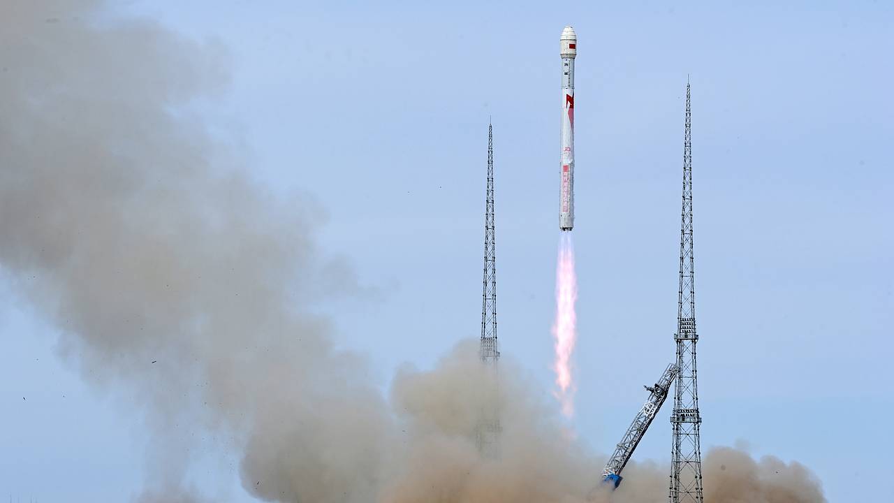 Китай запустил ракету Zhuque-2E Y6 со спутниками связи
