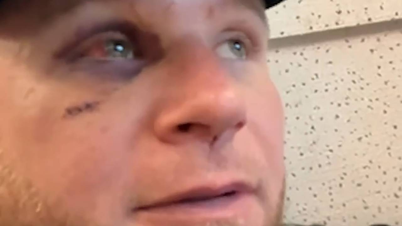 Чемпион кулачной лиги на видео назвал причину своего задержания в российском аэропорту