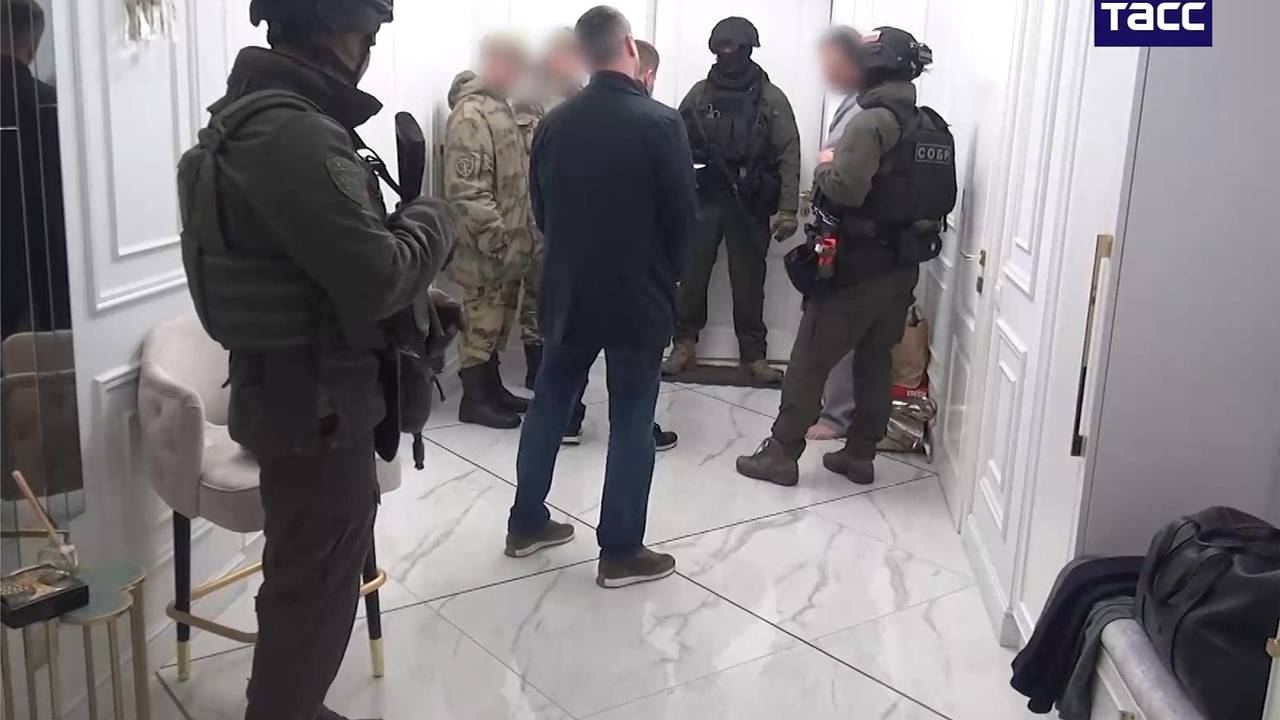 Драгоценности из дома мусорного монополиста попали на видео