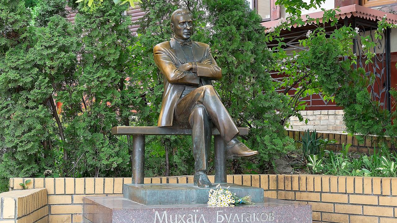 В Польши разозлились из-за сноса памятника русскому писателю в Киеве